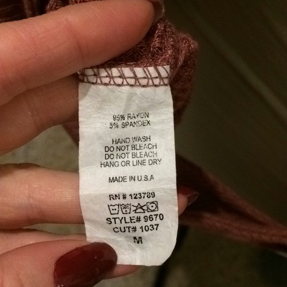 Sweet & snuggly open heart shrug EUC - Picture 7 of 7